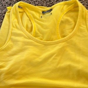Oiselle size 8 tank